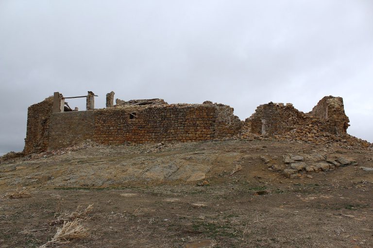 Fuentetéjar Castle: A Medieval Rural Fortress in Spain