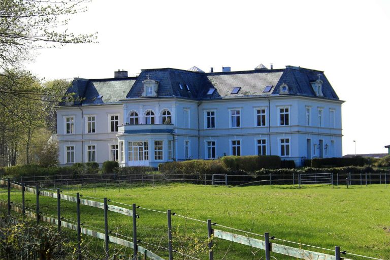 Gut Projensdorf: A Historic Noble Estate in Germany