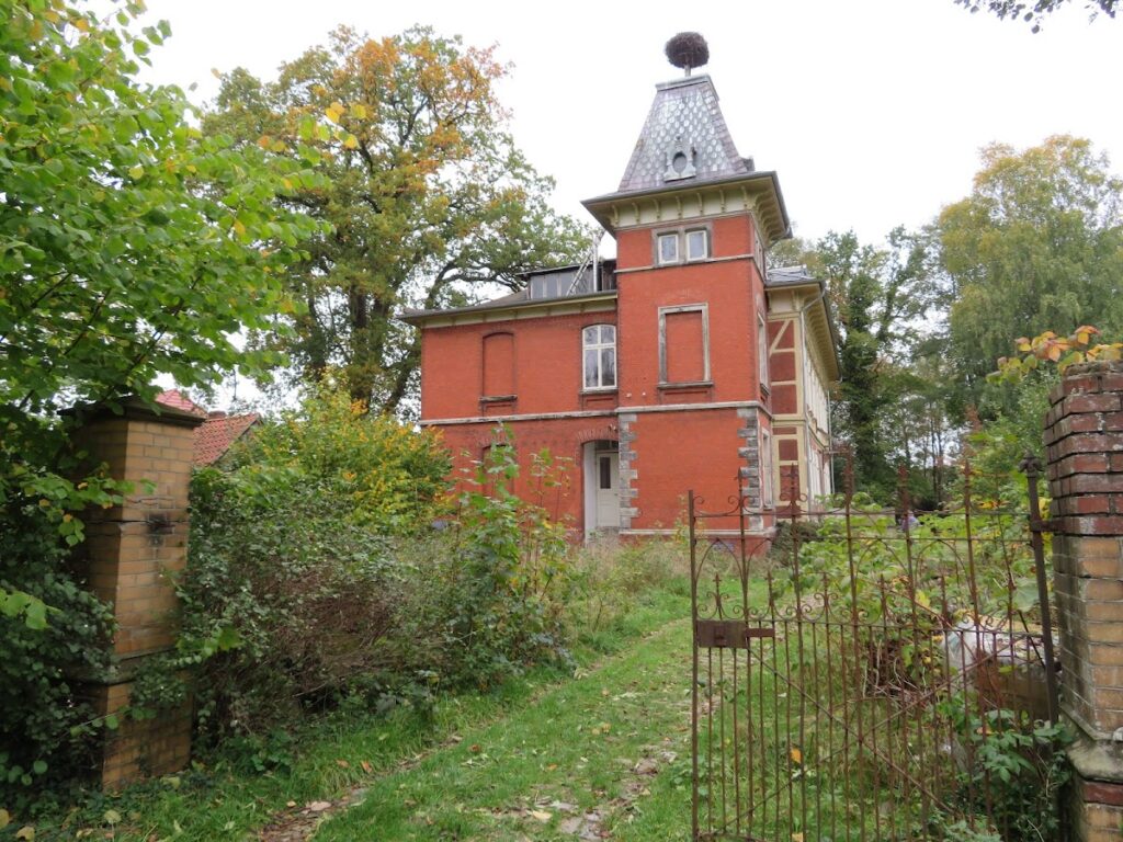 Burg Horneburg: A Late-Medieval Archiepiscopal Water Castle in Germany 2 Burg Horneburg
