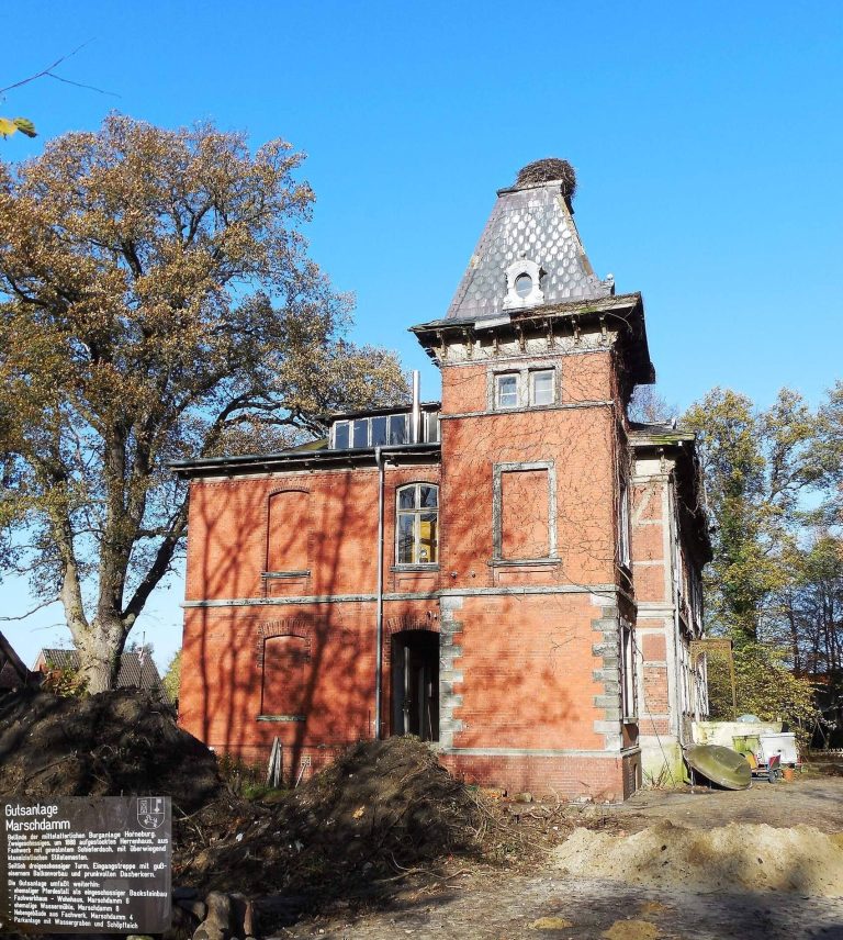 Burg Horneburg: A Late-Medieval Archiepiscopal Water Castle in Germany