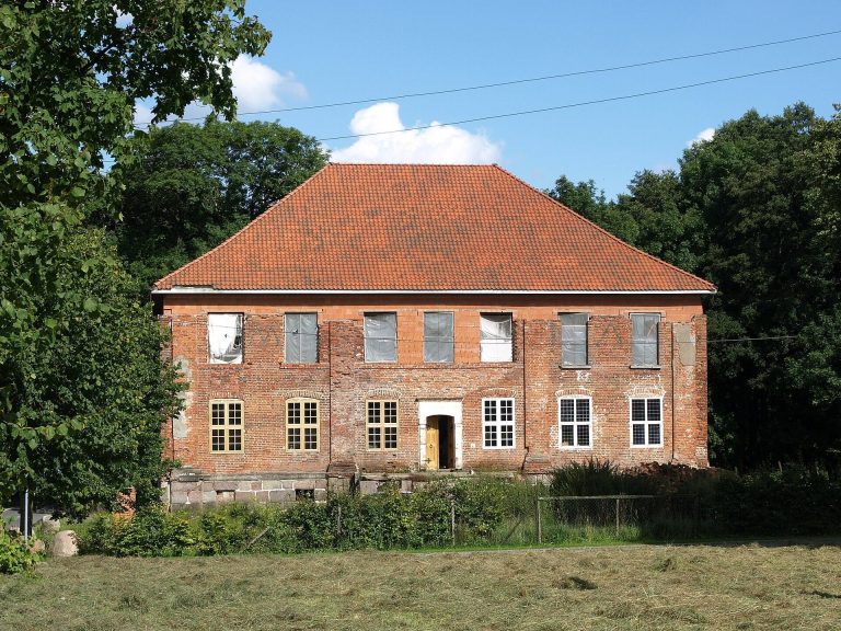 Gut Goldenbow: A Historic Manor Estate in Germany