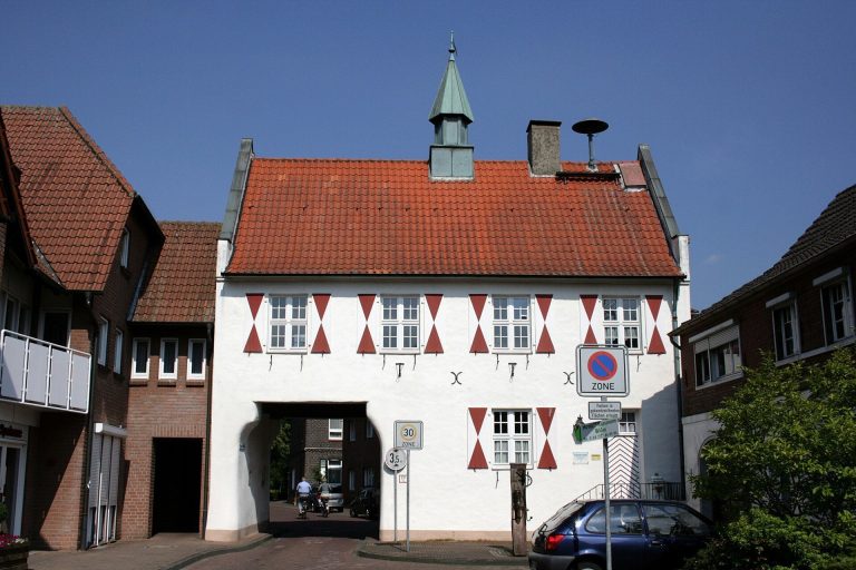Burg Werth: A Medieval Water Castle in Isselburg, Germany