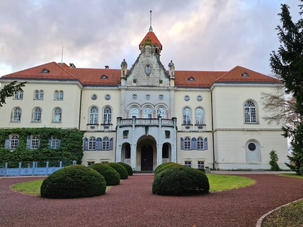 Schloss Waldenburg: A Hohenlohe Castle and Renaissance Palace in Germany 1 Schloss Waldenburg