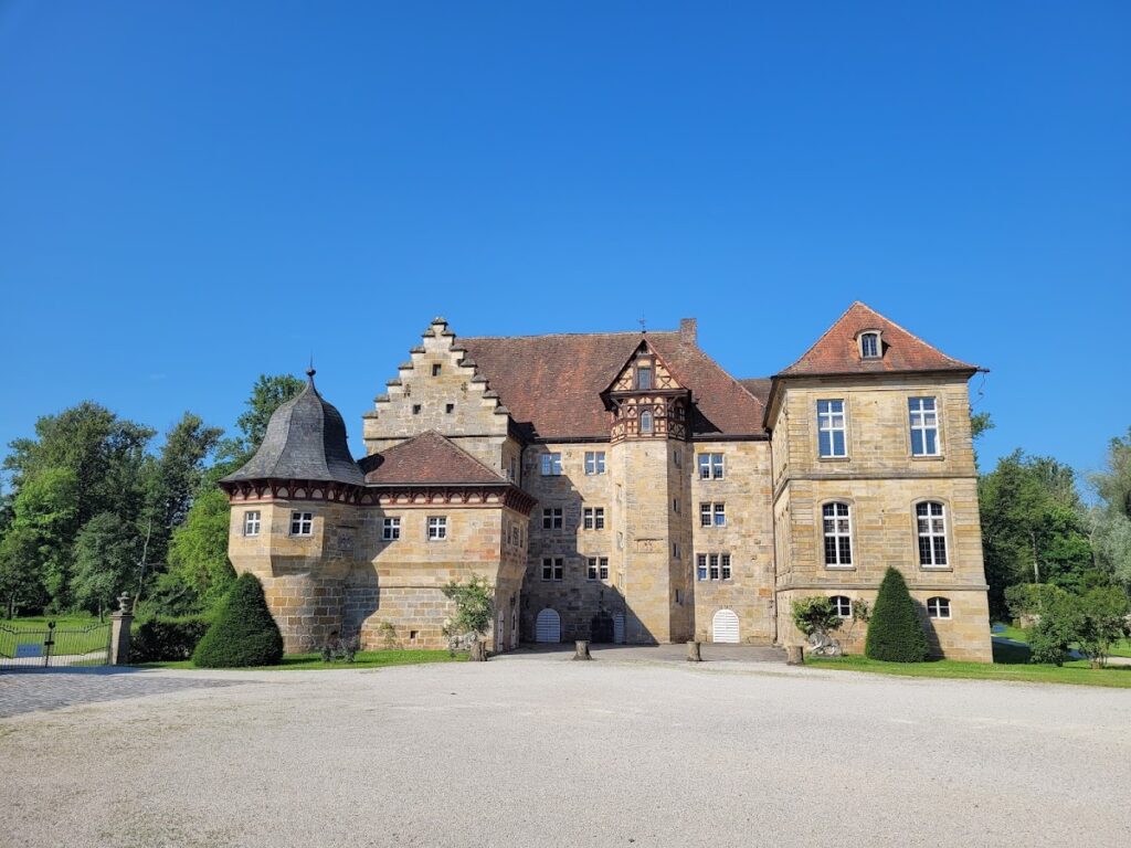Schloss Eyrichshof: A Moated Castle in Bavaria 1 Schloss
