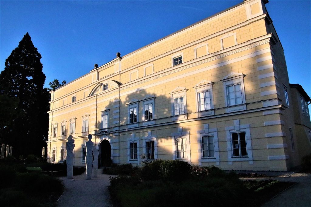 Schloss Mattighofen: From Medieval Castle to Austrian Palace 1 Schloss Mattighofen