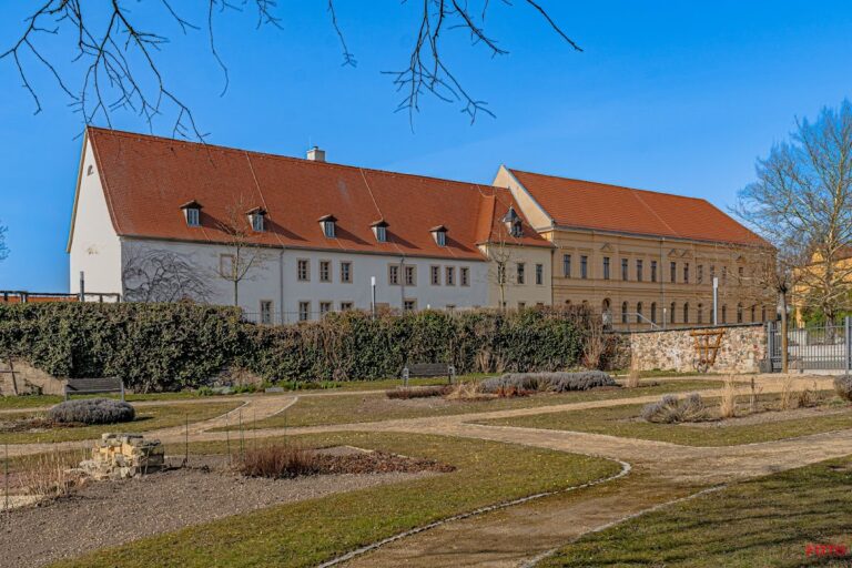 Schloss Ronneburg: Castle and Administrative Seat in Germany