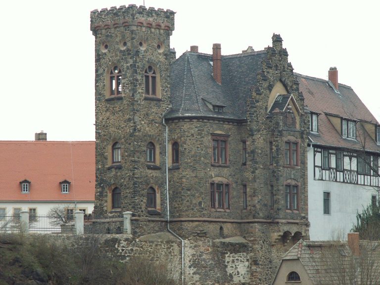 Schloss Ronneburg: Castle and Administrative Seat in Germany