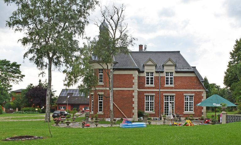 Herrenhaus Brookhusen: A Historicist Manor House in Benitz, Germany
