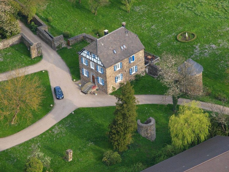 Burg Merten: A Lowland Castle in Germany