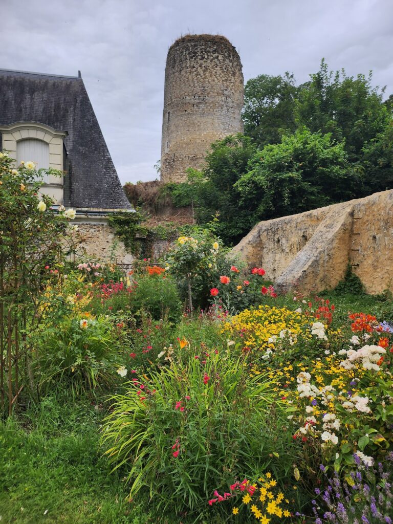 Château de Château-Renault: A Medieval Fortified Castle in France 2 Château de Château-Renault