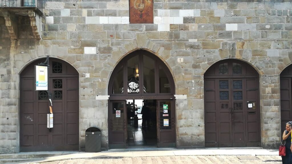 Palazzo Rota-Suardi: A Medieval Palace and Funicular Station in Bergamo 2 Palazzo Rota-Suardi
