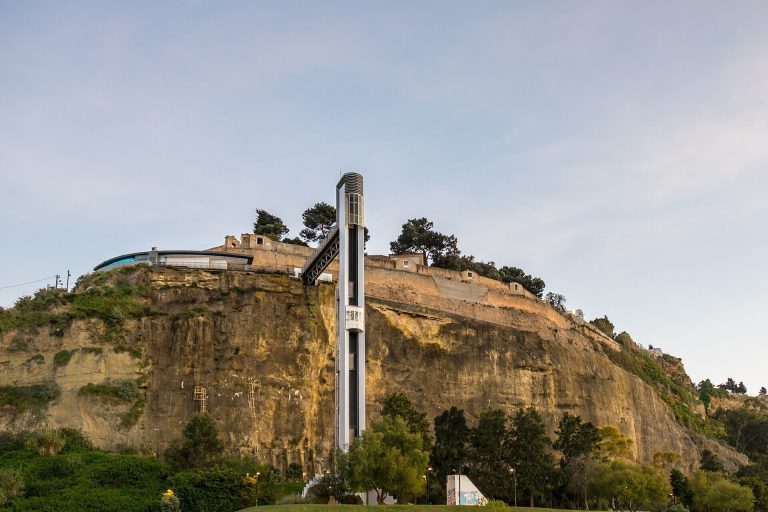 Castle of Almada: A Fortified Stronghold on the Tagus