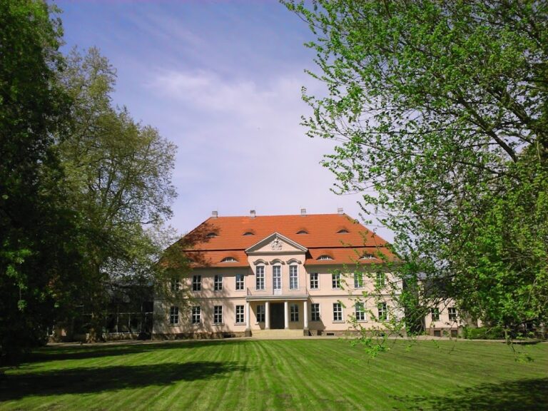 Gutsanlage Criewen: A Historic Manor Estate in Germany