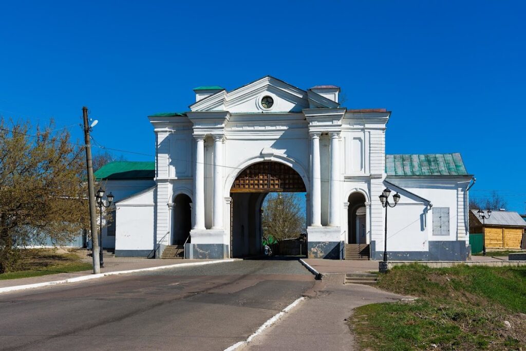 Hlukhiv Fortress: A Medieval Defensive Stronghold in Ukraine 1 Hlukhiv Fortress