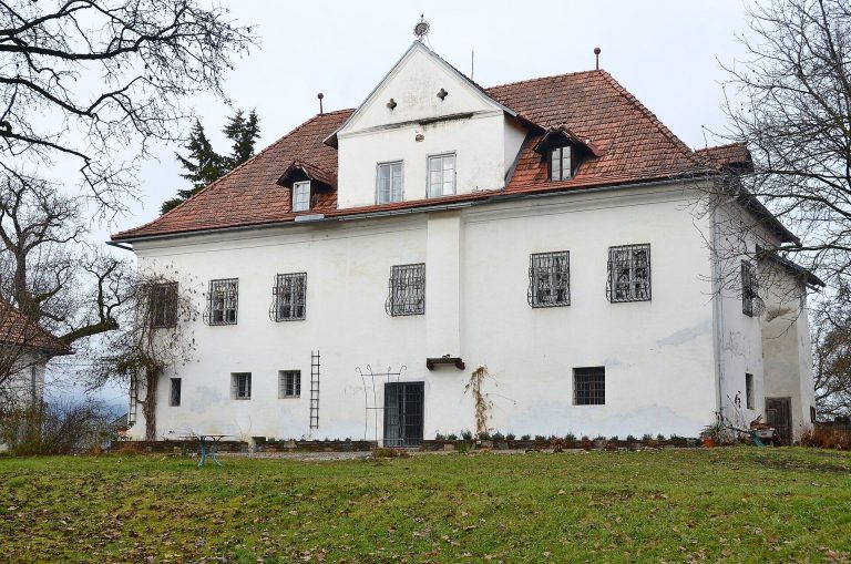 Tonhof: A Historic Manorial Farm and Cultural Center in Austria