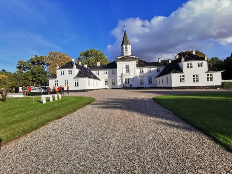 Iselingen: A Historicist Manor House and Estate in Denmark