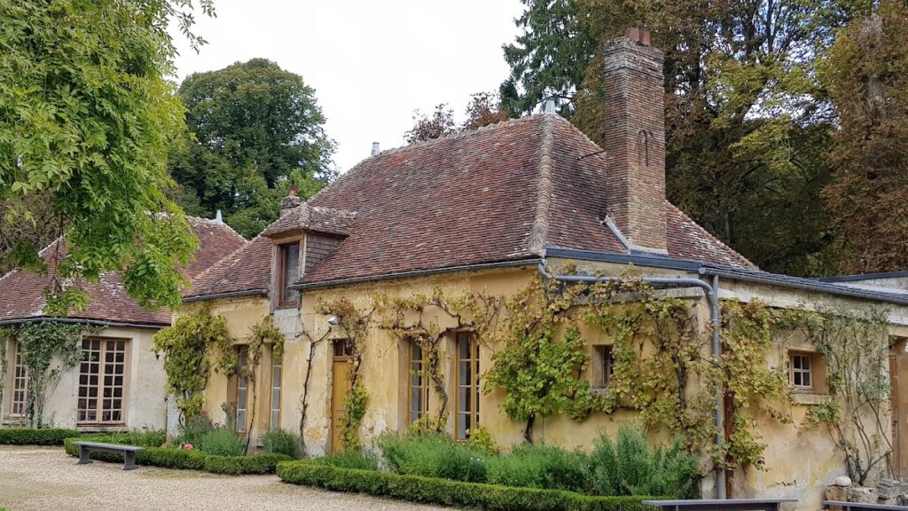 Château du Tertre: A Louis XIII-Style Residence and Cultural Landmark in France 2 Château du Tertre