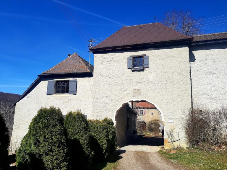 Ruine Lauterburg: Medieval Spur Castle Ruins in Germany