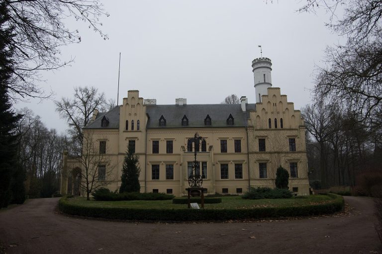 Schloss Kropstädt: A Historic Castle and Estate in Germany