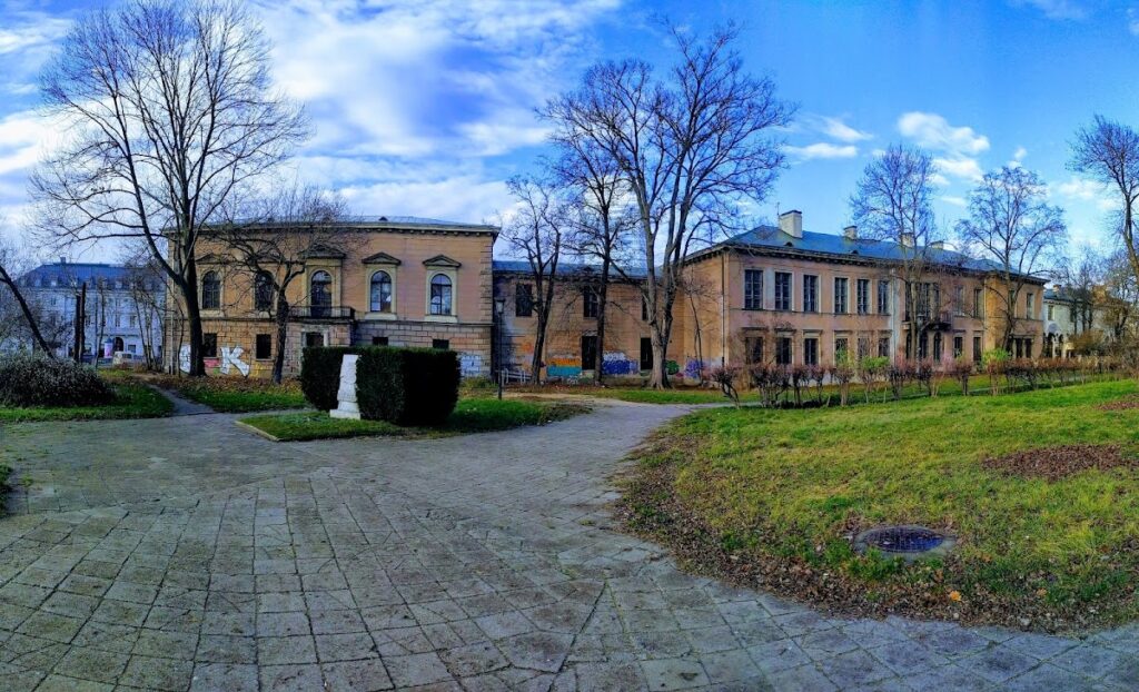 Blue Palace: A Historic Classical Palace Complex in Warsaw 1 Blue Palace