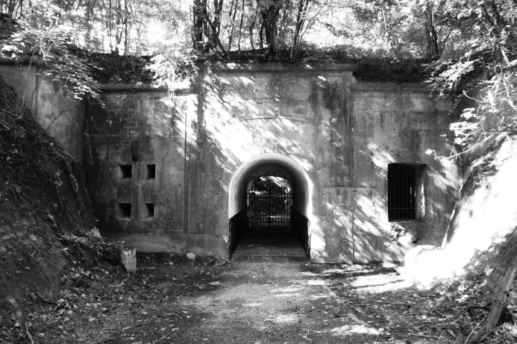 Fort de Cognelée: A Belgian Fortress in the Namur Defensive Ring 1 Fort de Cognelée