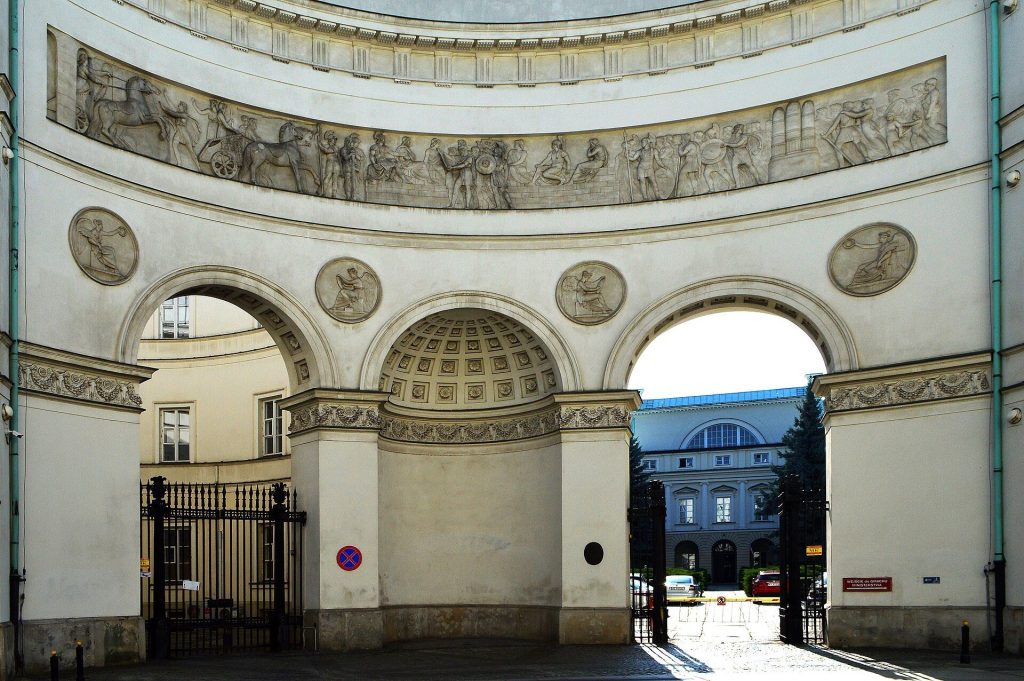 Pac–Radziwiłł Palace: A Baroque Aristocratic Residence in Warsaw 2 Zespół pałacu Paca (Radziwiłłów)