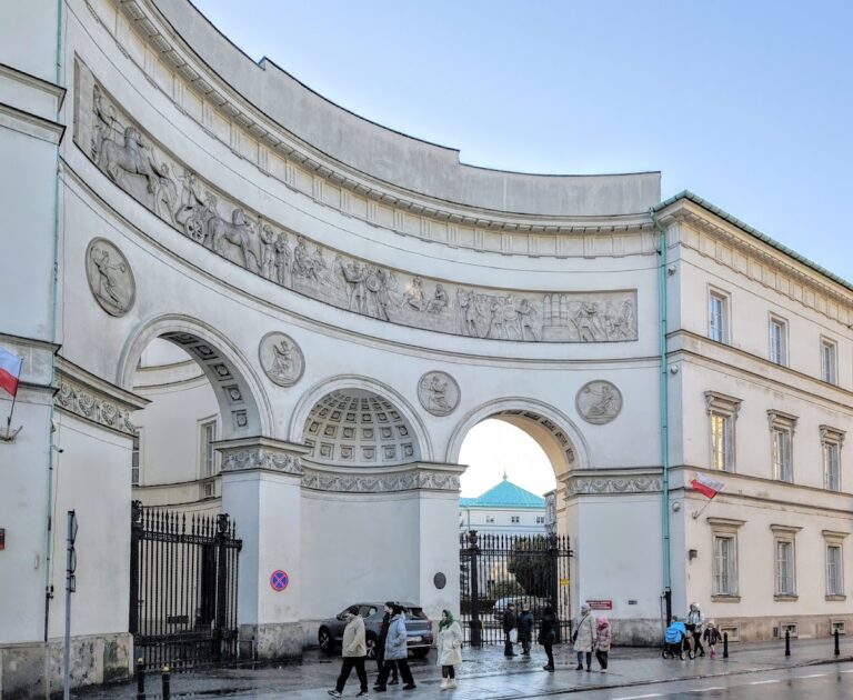 Pac–Radziwiłł Palace: A Baroque Aristocratic Residence in Warsaw