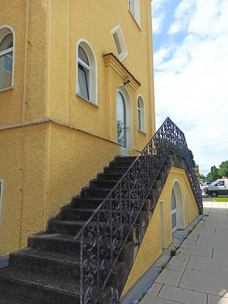 Schloss Harbach (Harbach Castle): A Historic Institutional Complex in Klagenfurt 2 Schloss Harbach
