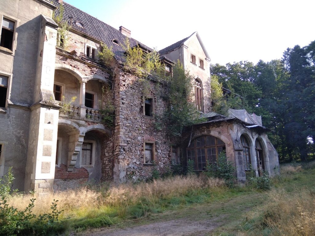 Palace in Wojcieszów Górny: A Renaissance Residence in Poland 2 Palace in Wojcieszów Górny