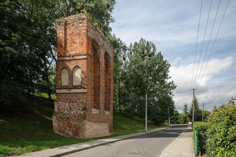 Castle in Kowalewo Pomorskie: Teutonic Commandery and Gothic Fortress