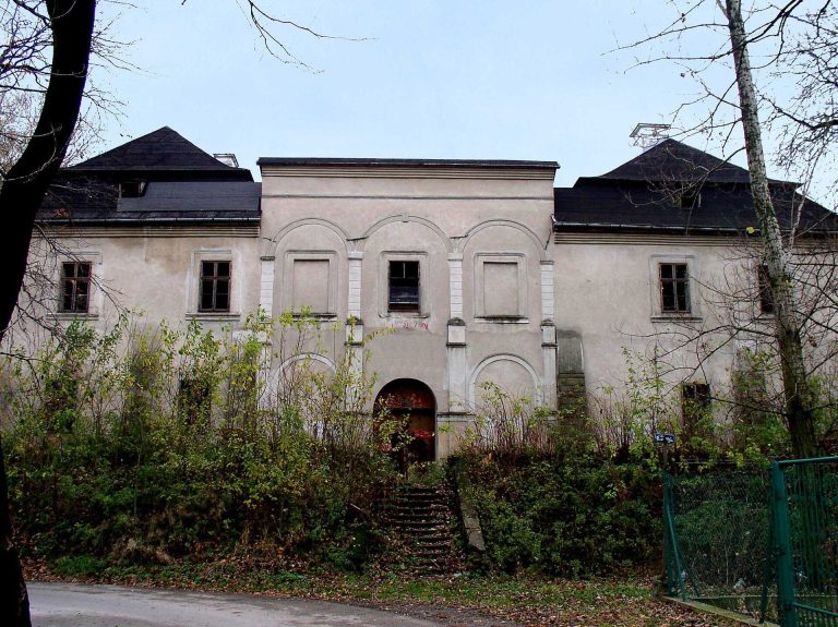 Manor in Czaniec: A Fortified Renaissance and Baroque Noble Residence