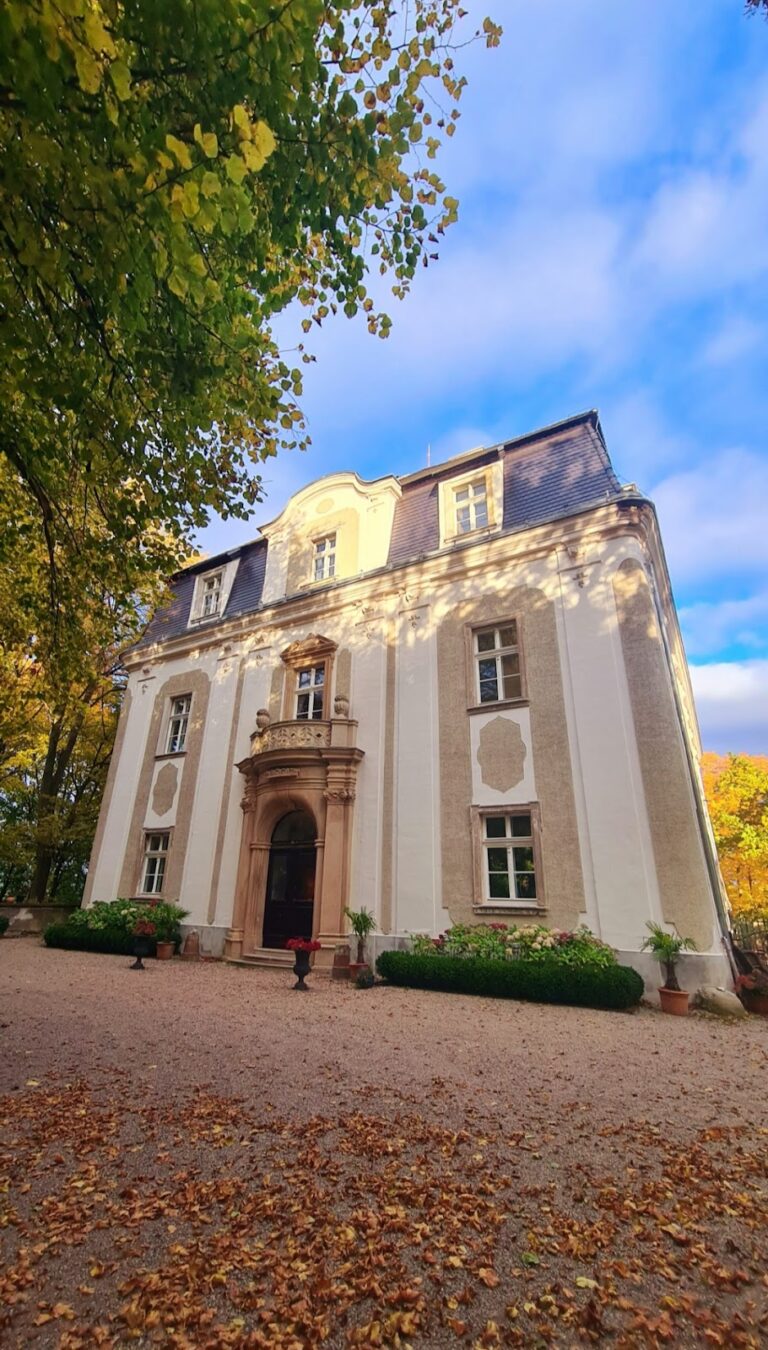 Palace in Piszkowice: A Baroque Residence and Landscape Park