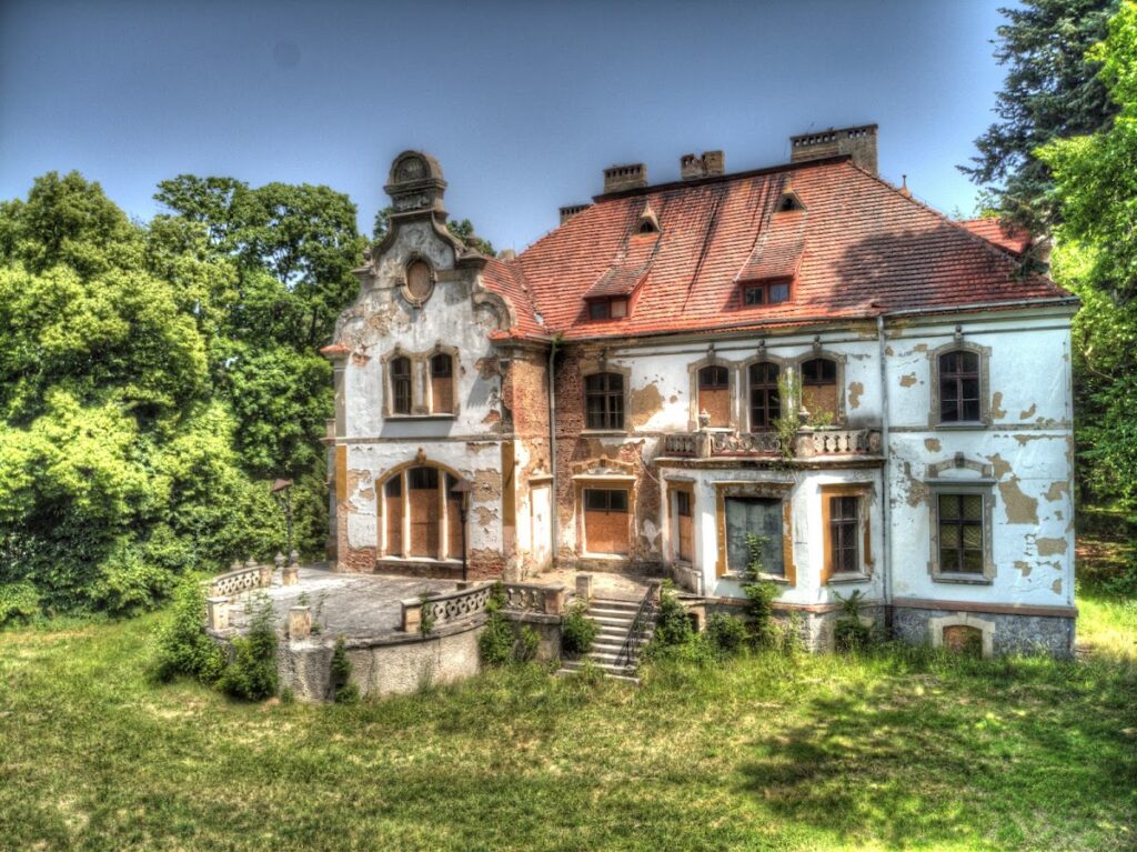 Palace in Targoszyn: An Eclectic Residence and Estate Complex 2 Palace in Targoszyn