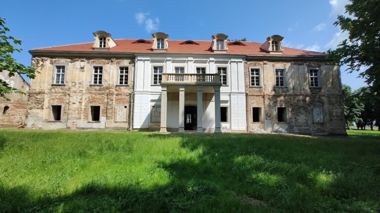 Palace in Sieroszów: A Baroque Monastic Summer Residence in Poland