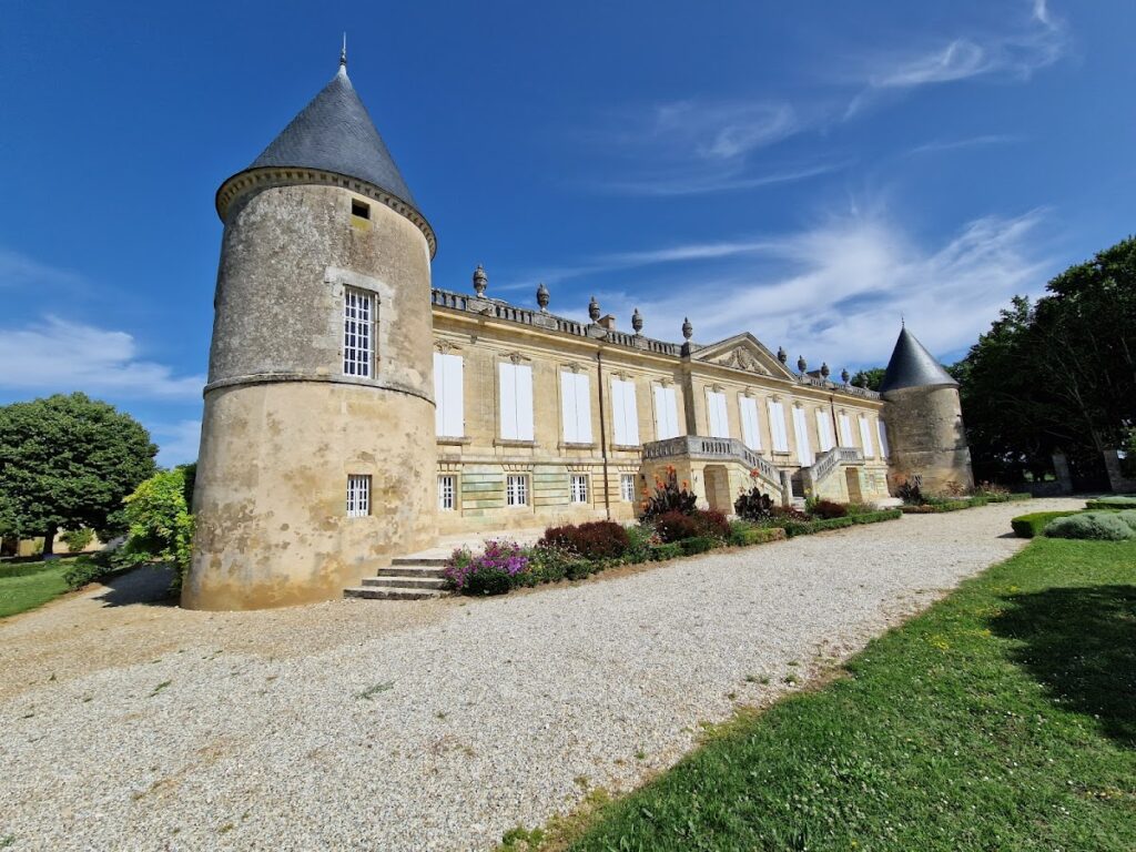 Château Saint Georges: A Historic Wine Estate in France 2 château Saint Georges