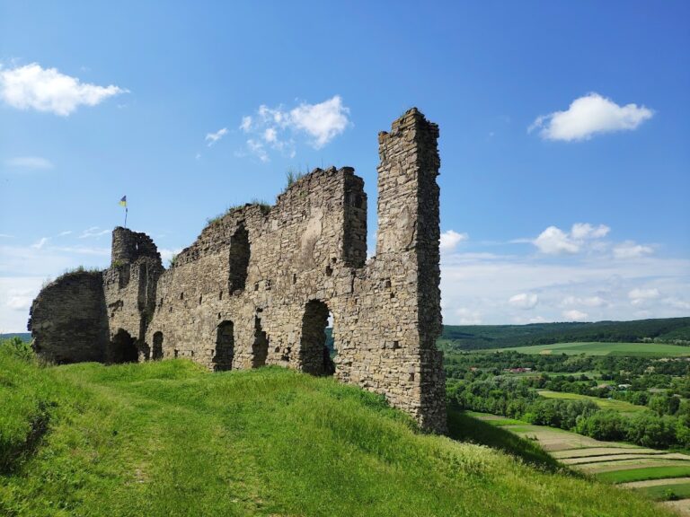 Chornokozyntsi Castle: A Medieval Border Fortress in Ukraine