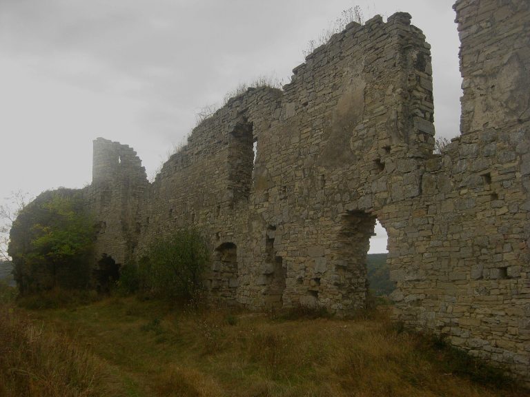 Chornokozyntsi Castle: A Medieval Border Fortress in Ukraine