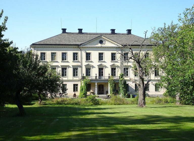 Ökna Manor: A Historic Estate in Sweden