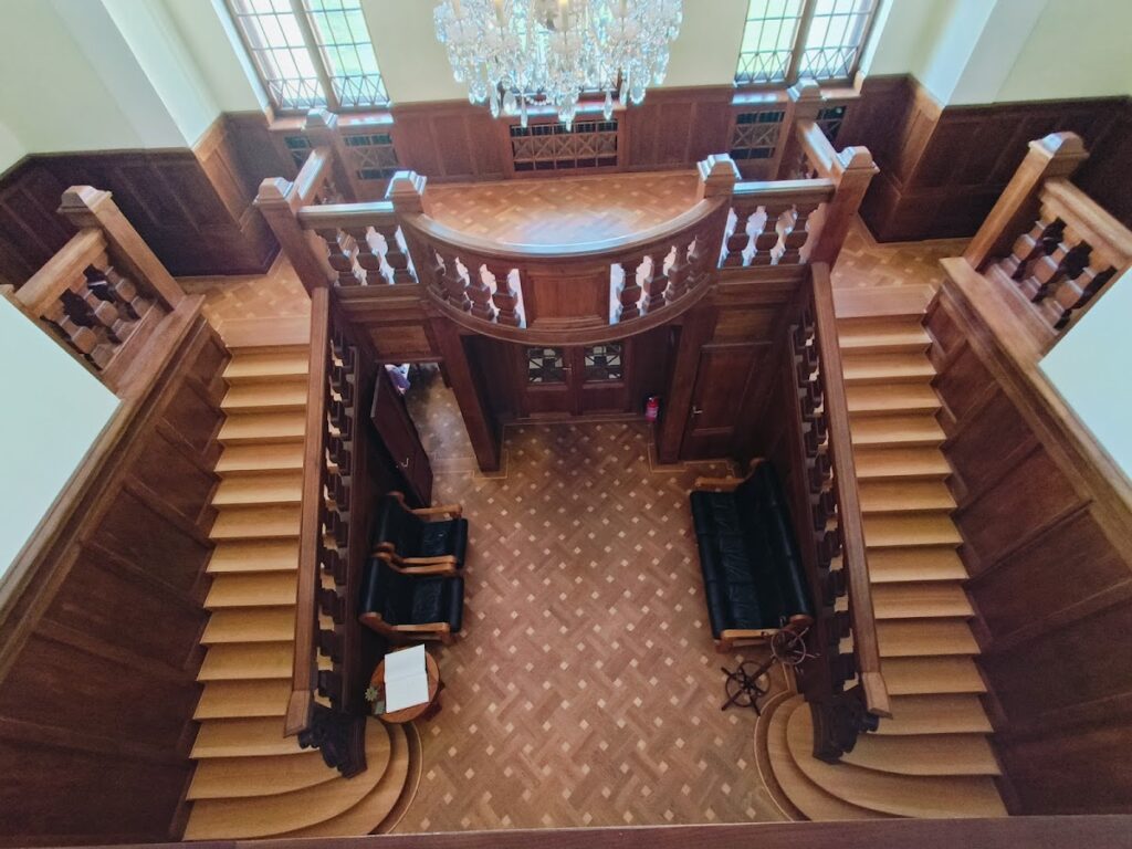 Palace in Winna Góra: A Historic Residence and Memorial to General Dąbrowski 2 Palace in Winna Góra