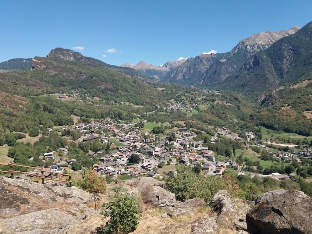 Château de Ville: A Medieval Castle in Italy 3 Château de Ville