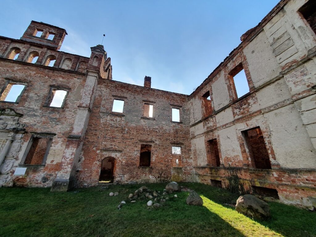 Siedlisko Castle: A Renaissance and Mannerist Residence in Poland 3 Siedlisko Castle
