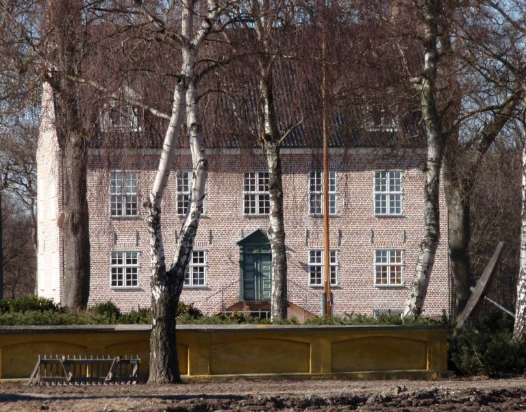 Bramsløkke: A Historic Manor Estate in Denmark