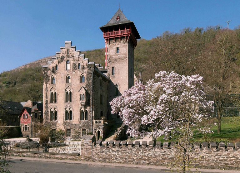 Schloss Liebieg: A Medieval Lower Castle and Neo-Gothic Residence in Germany