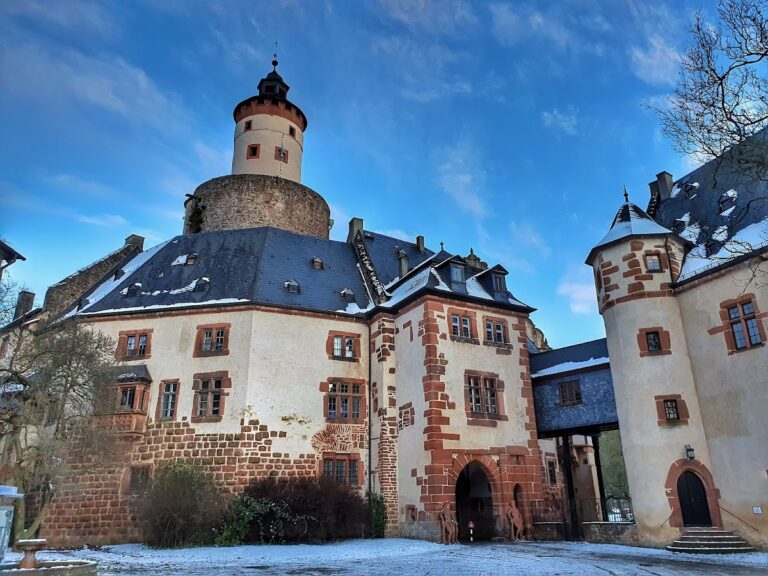Schloss Büdingen: A Staufer-Period Castle and Ysenburg Residence