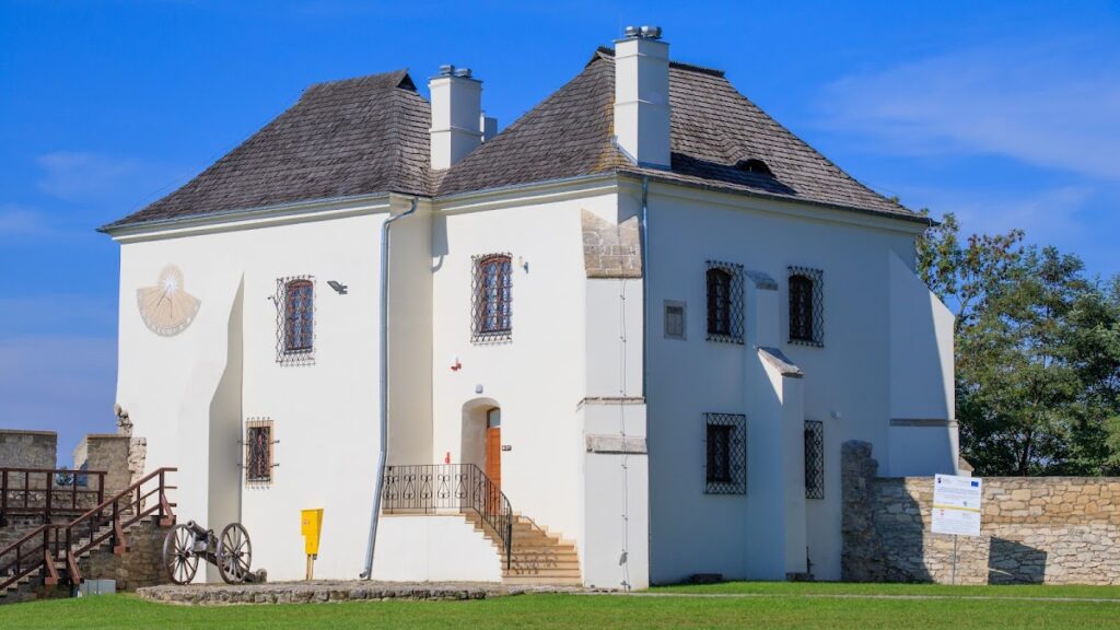Szydłów Castle: A Royal Residence and Defensive Complex in Poland 1 Szydłów Castle