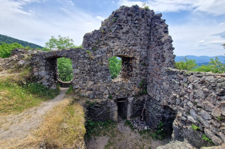 Château de Freundstein: A Medieval Fortified Residence in France