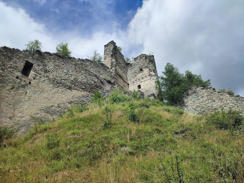 Burgruine Rabenstein: A Medieval Castle and Administrative Seat in Austria 2 Burgruine Rabenstein