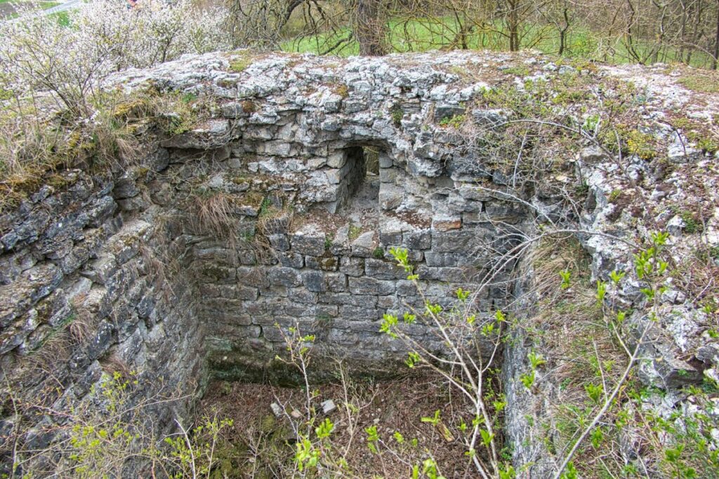 Stettenberg Castle: Medieval Spur Castle Ruins in Germany 1 Burgruine