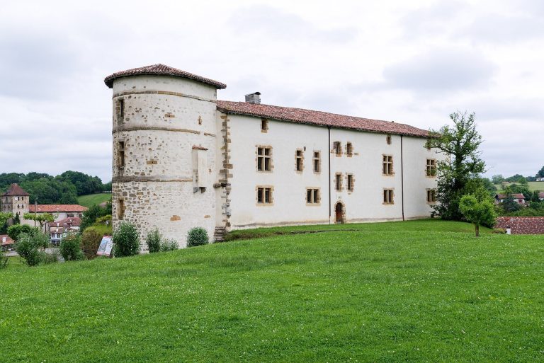 Espelette Castle: Seat of the Barons of Espelette