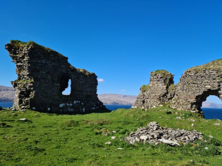 Achanduin Castle: A MacDougall Fortress on Lismore